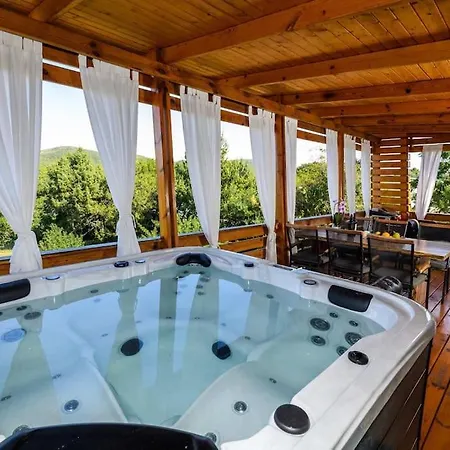 Casa de Férias Cozy And Chic Little House With Pool Ivinj - 3