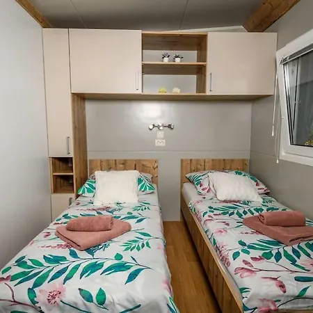 Cozy And Chic Little House With Pool Ivinj - 3 迪斯诺