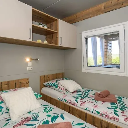 Casa de Férias Cozy And Chic Little House With Pool Ivinj - 3 *