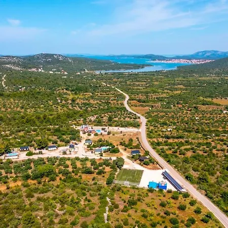 Cozy And Chic Little House With Pool Ivinj - 3