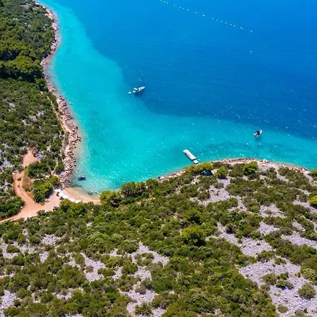 Cozy And Chic Little House With Pool Ivinj - 3