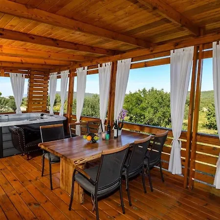 Cozy And Chic Little House With Pool Ivinj - 3 度假居