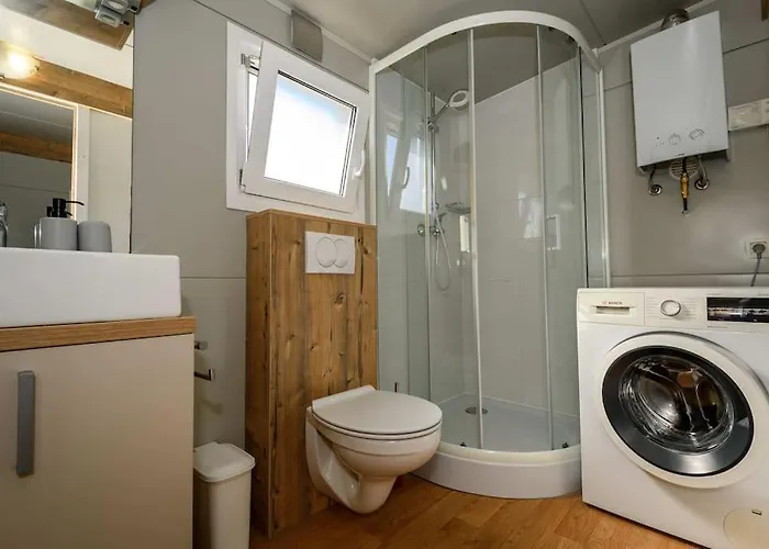 Cozy And Chic Little House With Pool Ivinj - 3 펜션