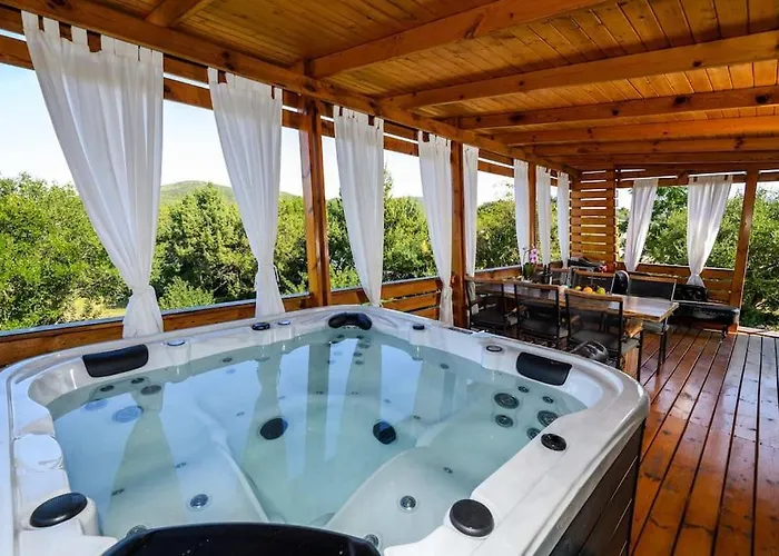 Feriehus Cozy And Chic Little House With Pool Ivinj - 3