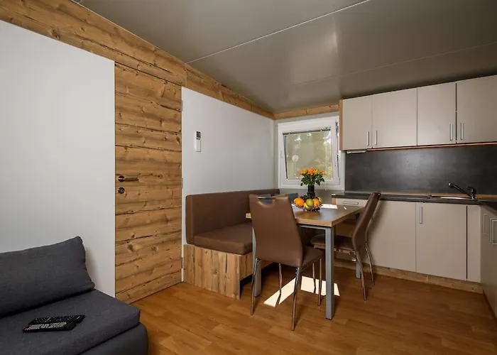 Cozy And Chic Little House With Pool Ivinj - 3 * 티스노