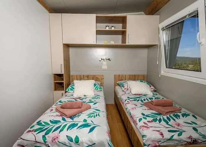 Cozy And Chic Little House With Pool Ivinj - 3 티스노