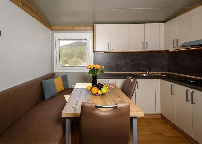 Cozy And Chic Little House With Pool Ivinj - 3 *