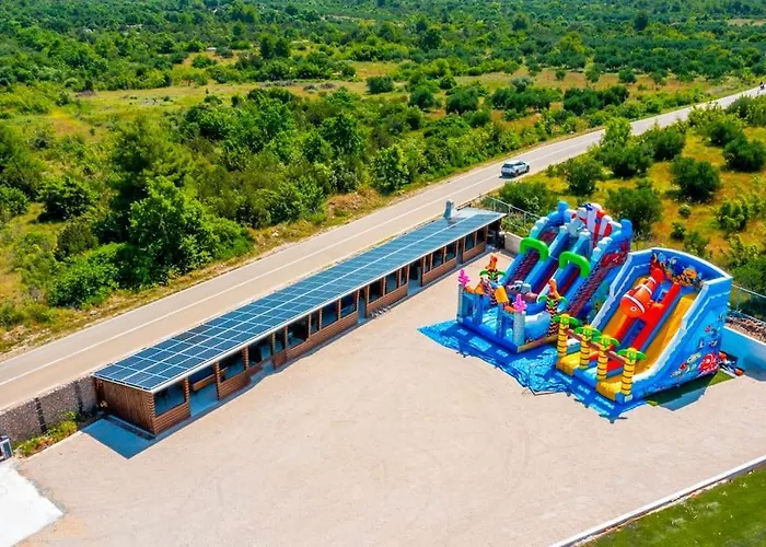 Cozy And Chic Little House With Pool Ivinj - 3 Feriehus *