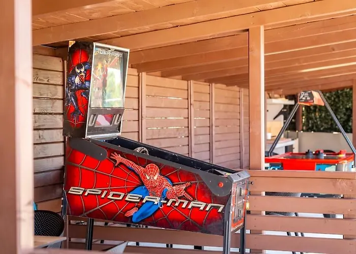 Cozy And Chic Little House With Pool Ivinj - 3