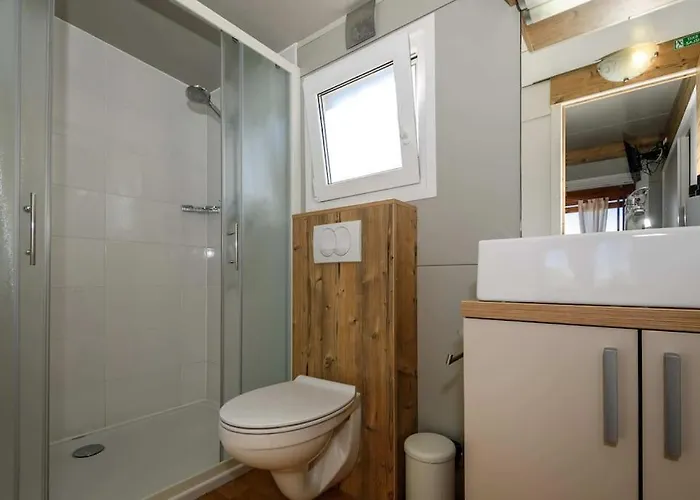 Cozy And Chic Little House With Pool Ivinj - 3 * 티스노