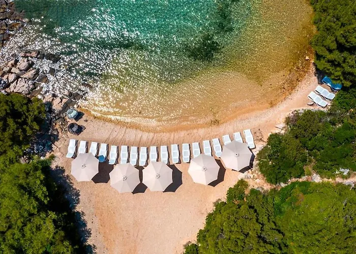 Cozy And Chic Little House With Pool Ivinj - 3