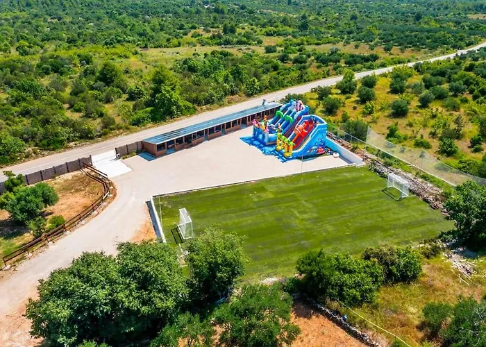 Feriehus Cozy And Chic Little House With Pool Ivinj - 3