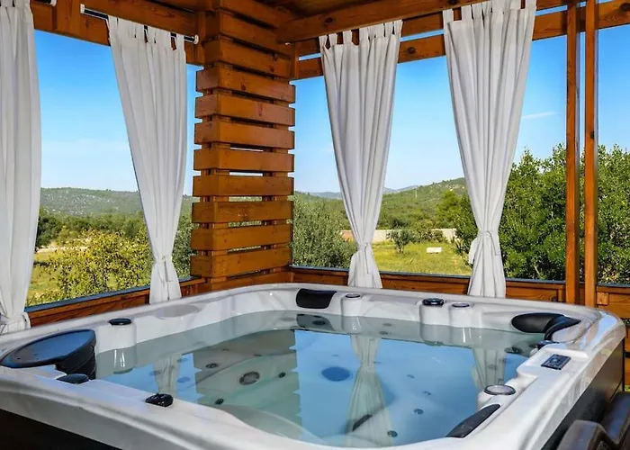 Cozy And Chic Little House With Pool Ivinj - 3 * 티스노