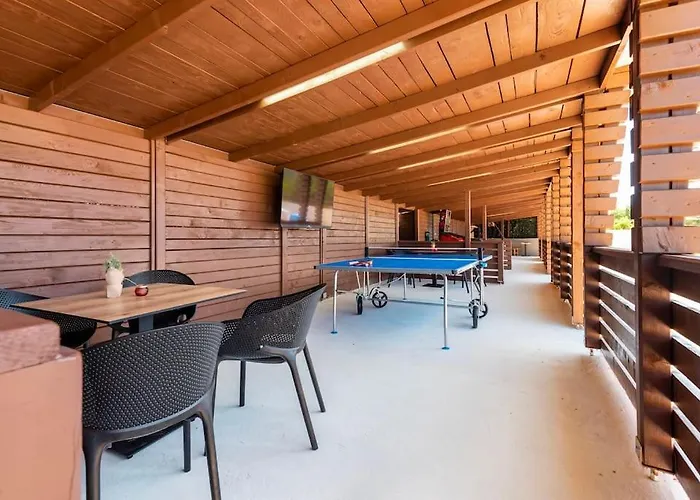 Cozy And Chic Little House With Pool Ivinj - 3