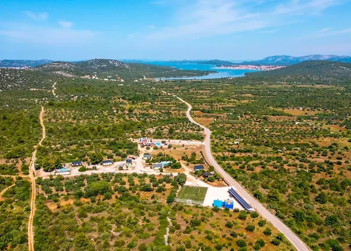 Cozy And Chic Little House With Pool Ivinj - 3