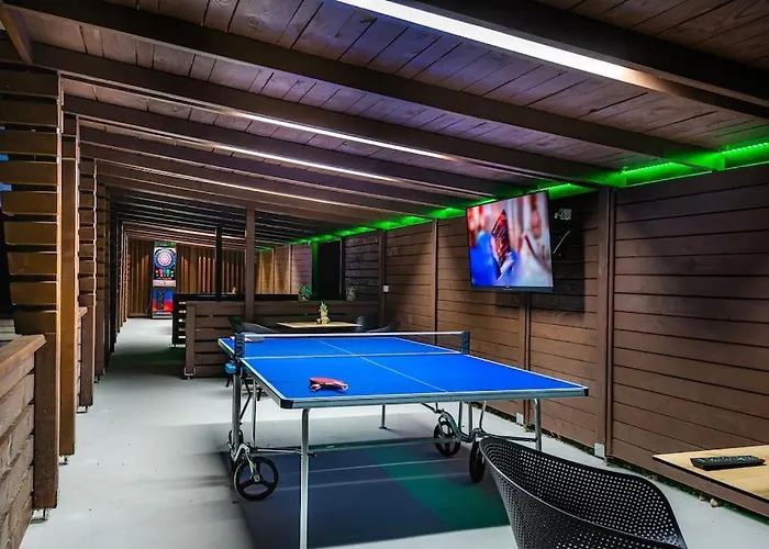 Cozy And Chic Little House With Pool Ivinj - 3 Feriehus *